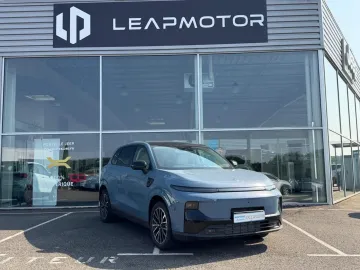 Car image 3