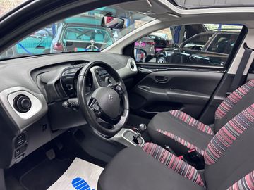 Car image 10