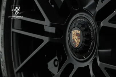 Car image 37