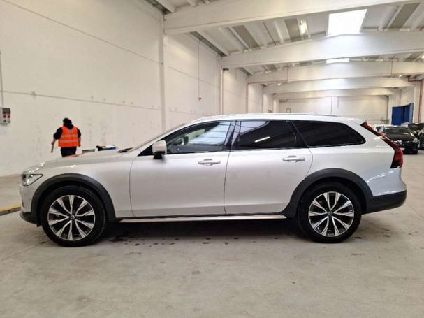 Volvo V90 Cross Country AWD Pro B5 184 kW image number 7