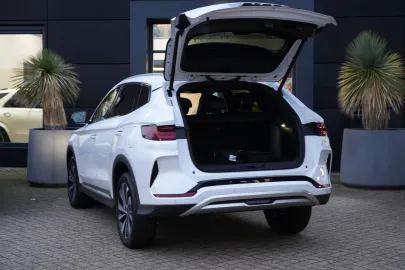 Car image 31