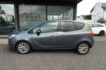 Car image 2