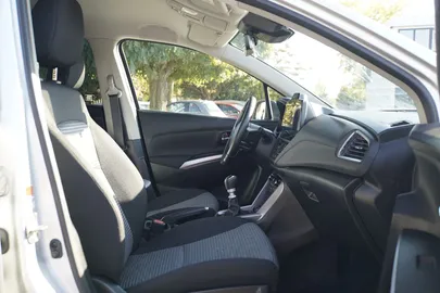 Car image 37
