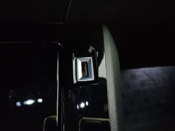 Car image 35