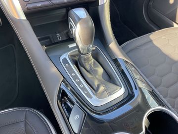 Car image 30