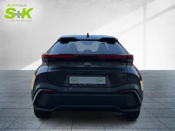 Car image 5