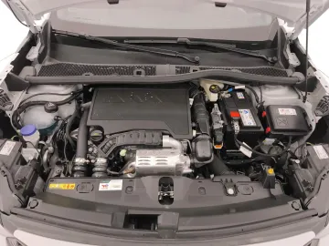 Car image 32
