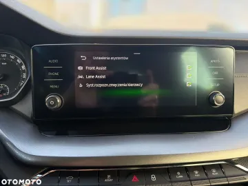 Car image 30