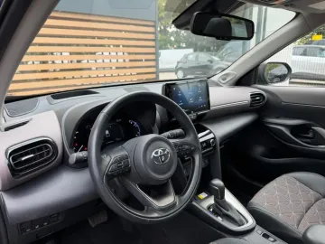Car image 11