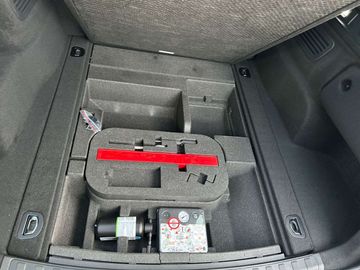 Car image 36