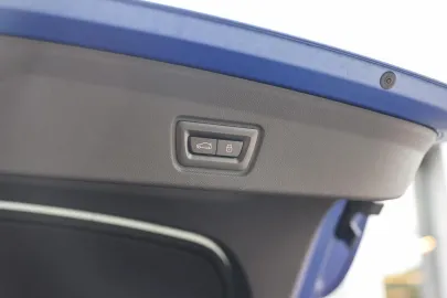 Car image 36