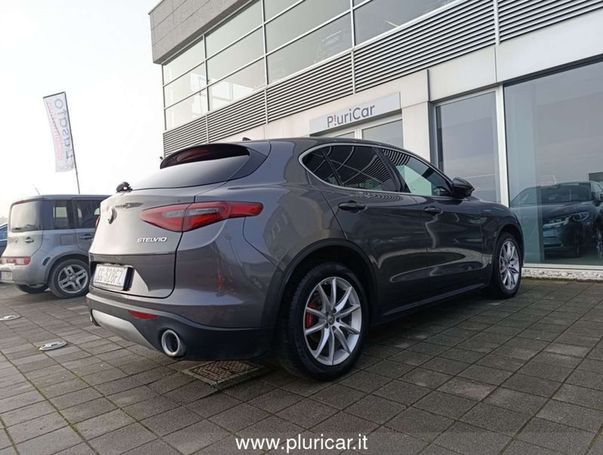 Alfa Romeo Stelvio AT8 Q4 140 kW image number 7