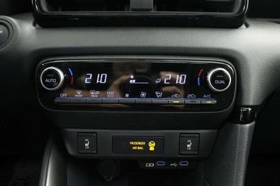 Car image 23