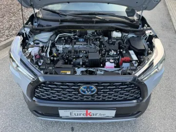Car image 16