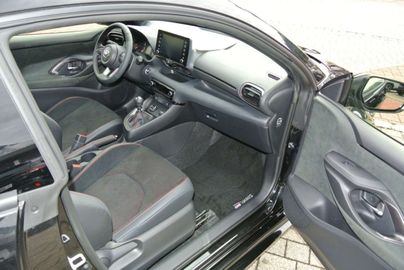 Car image 29