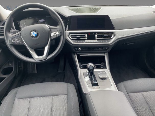 BMW 320d Touring xDrive 140 kW image number 10