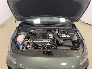 Car image 30