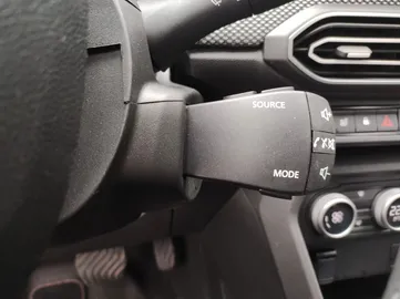 Car image 34