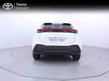 Car image 3