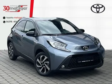 Car image 2