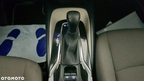 Car image 26