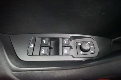 Car image 37