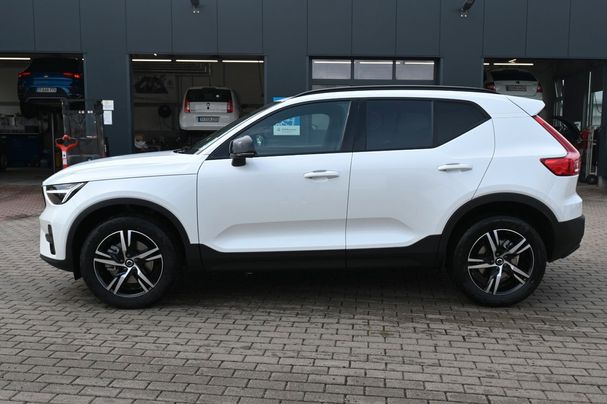 Volvo XC40 B3 Plus Dark DKG 120 kW image number 25