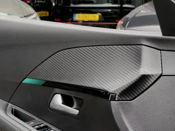 Car image 34