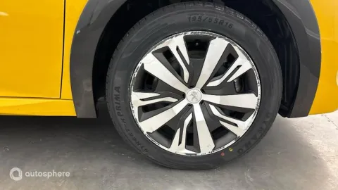 Car image 20