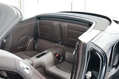 Car image 37
