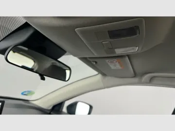 Car image 47