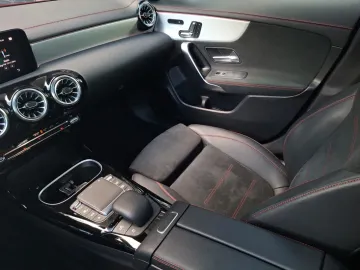 Car image 35