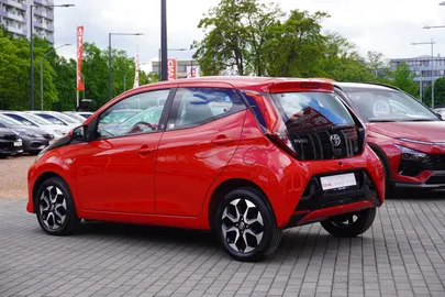 Car image 7