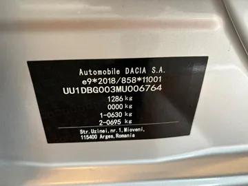 Car image 33