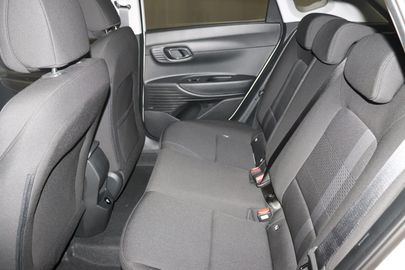 Car image 11