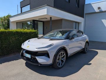Car image 2