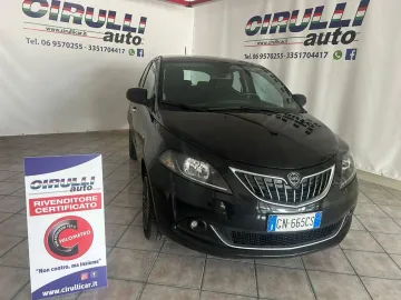 Car image 2