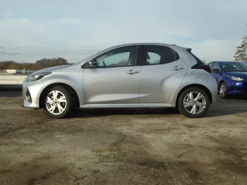 Car image 5