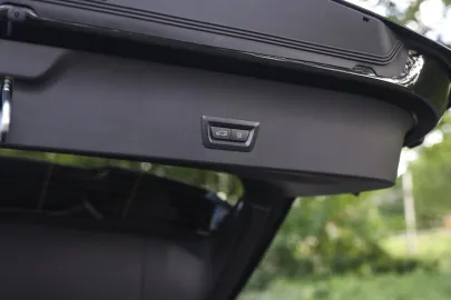 Car image 36
