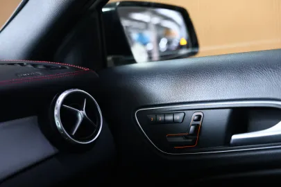 Car image 33