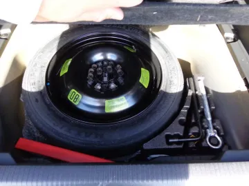 Car image 22