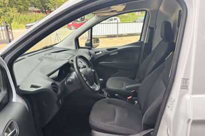 Car image 17