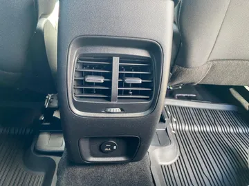 Car image 43