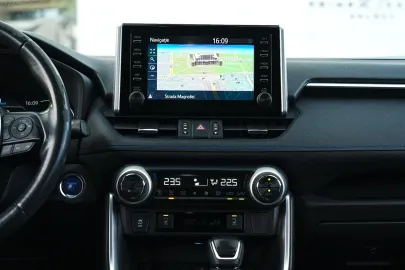 Car image 27