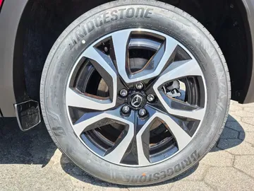 Car image 17