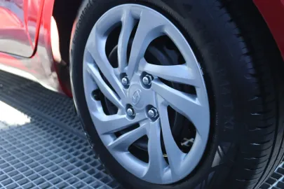 Car image 29