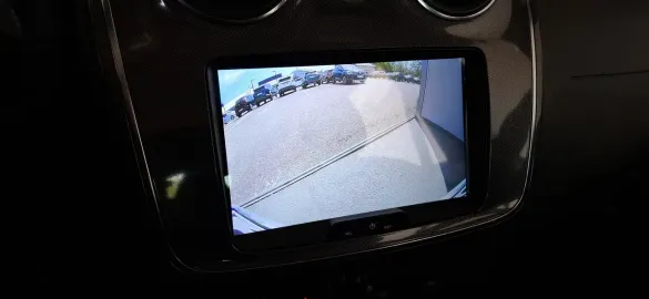 Car image 30