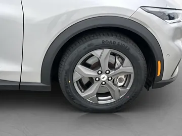 Car image 33