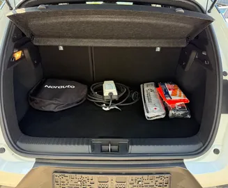 Car image 27