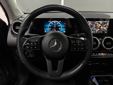 Car image 34